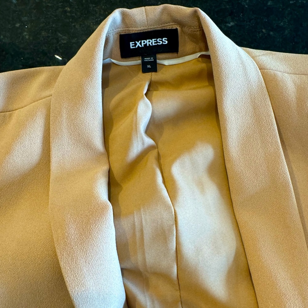 XL tan long blazer
